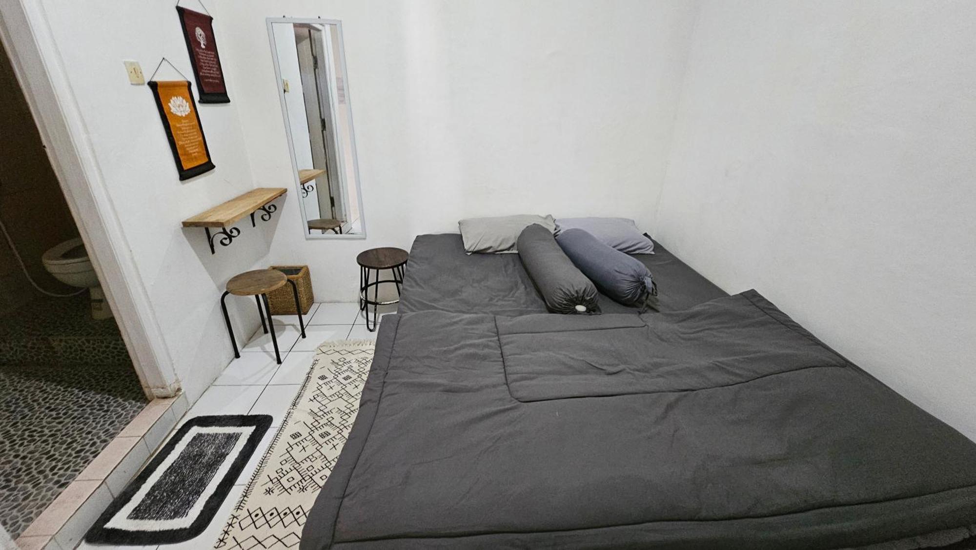 Oke Baik Hostel ยอกยาการ์ตา ภายนอก รูปภาพ
