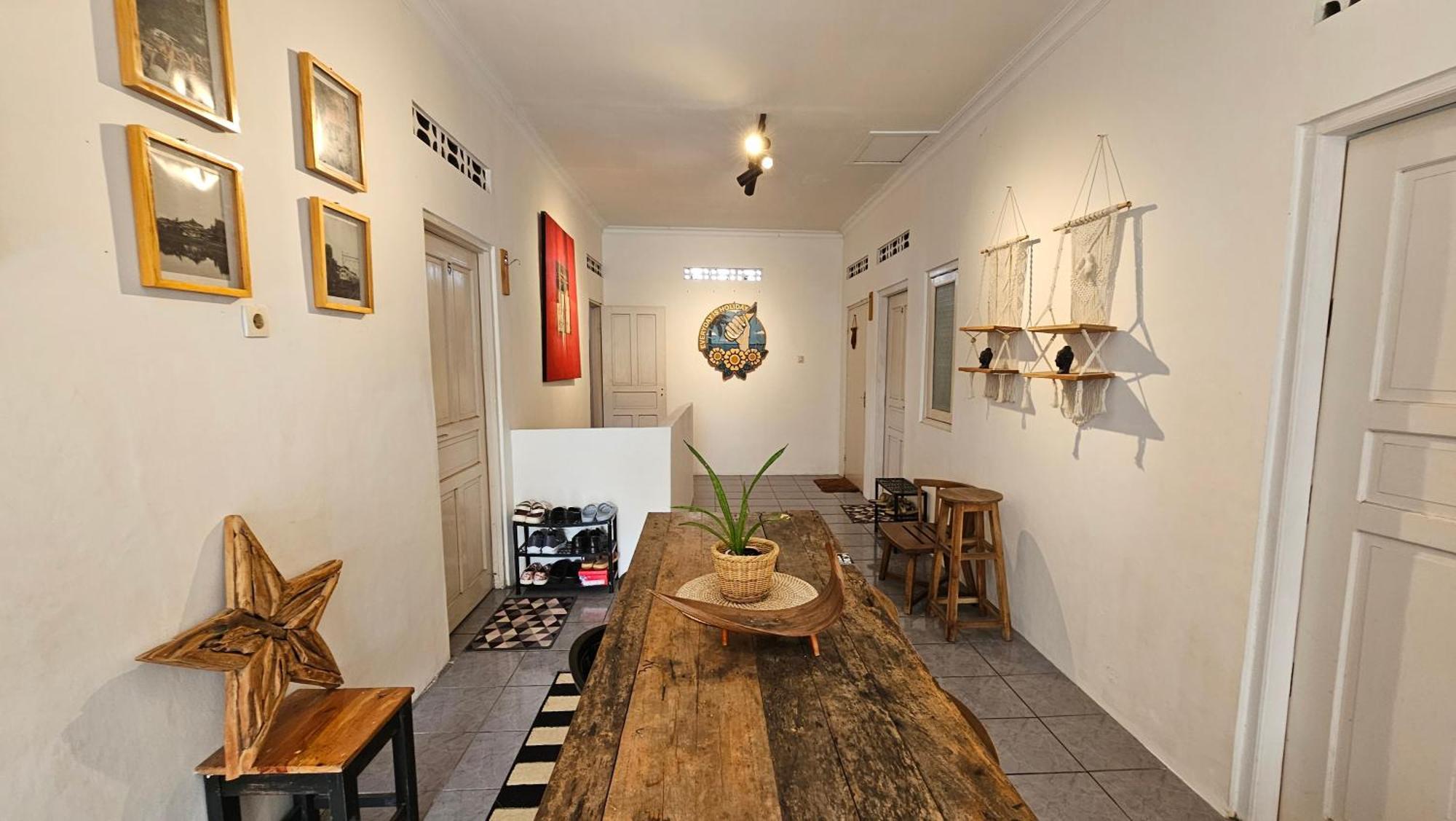 Oke Baik Hostel ยอกยาการ์ตา ภายนอก รูปภาพ