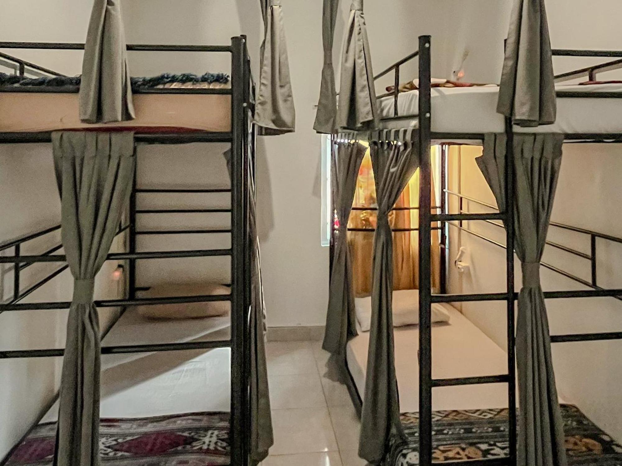Oke Baik Hostel ยอกยาการ์ตา ภายนอก รูปภาพ